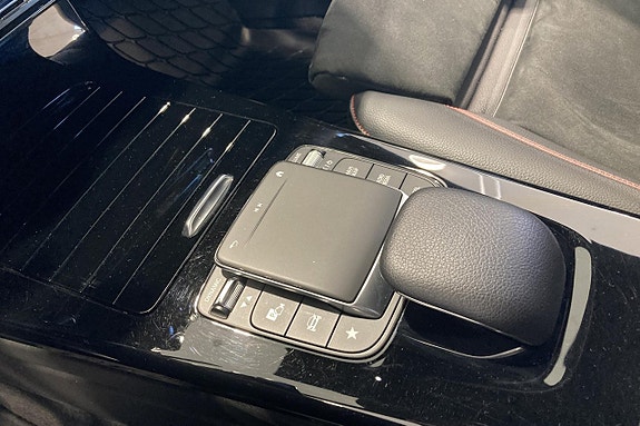 Mercedes-Benz CLA200 15 of 16