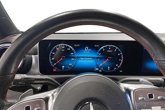 Mercedes-Benz CLA200 8 of 16