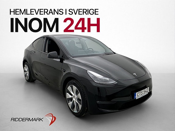 Tesla Model Y 4 of 5