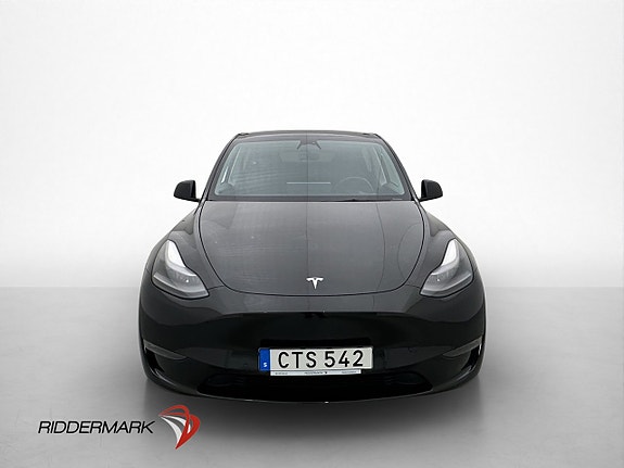 Tesla Model Y 3 of 5