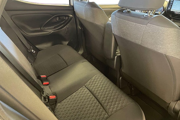 Toyota Yaris 9 of 20