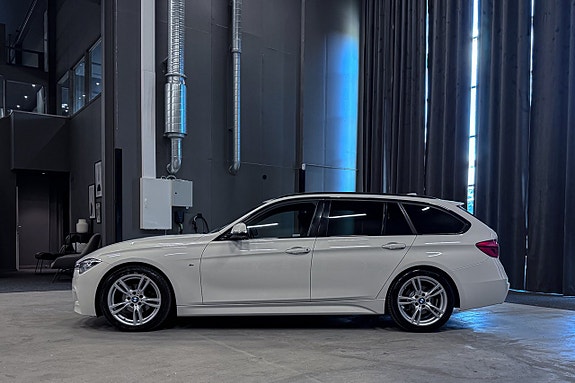BMW 318d 3 of 5