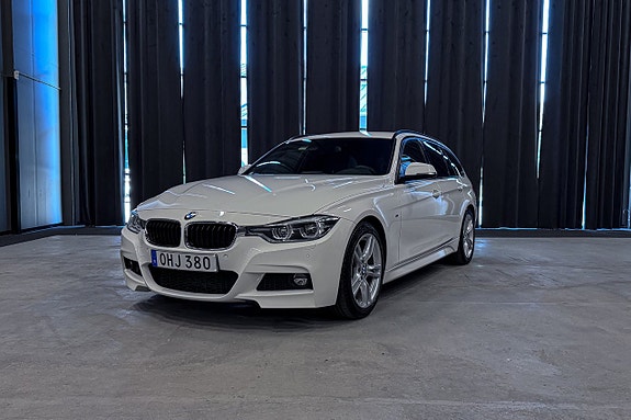 BMW 318d 2 of 5