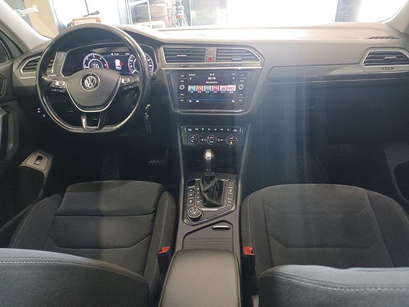 Volkswagen Tiguan 12 of 18