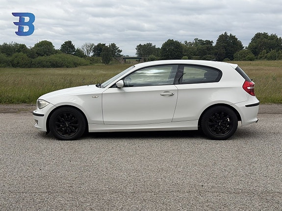 BMW 118d 4 of 5