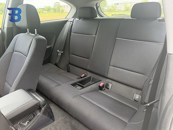 BMW 118d 7 of 13
