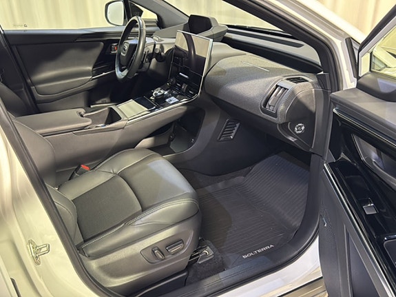 Subaru Solterra 13 of 16