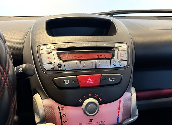 Peugeot 107 14 of 15