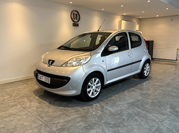 Peugeot 107 2 of 5