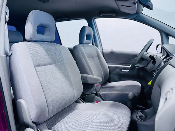 Mazda Premacy 6 of 15