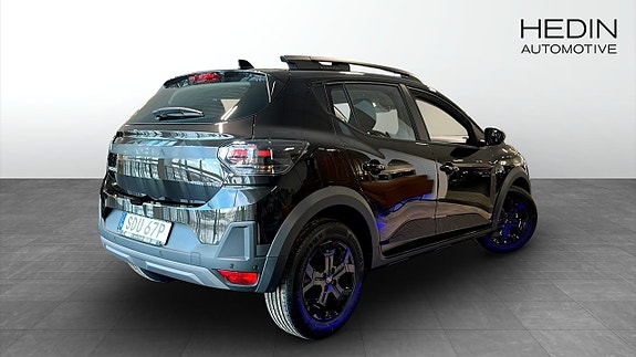 Dacia Sandero Stepway 2 of 5