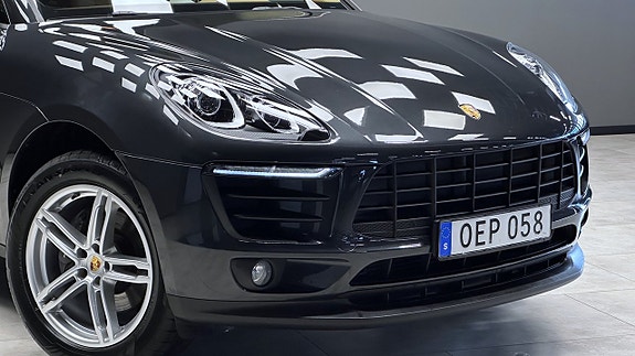Porsche Macan 17 of 23