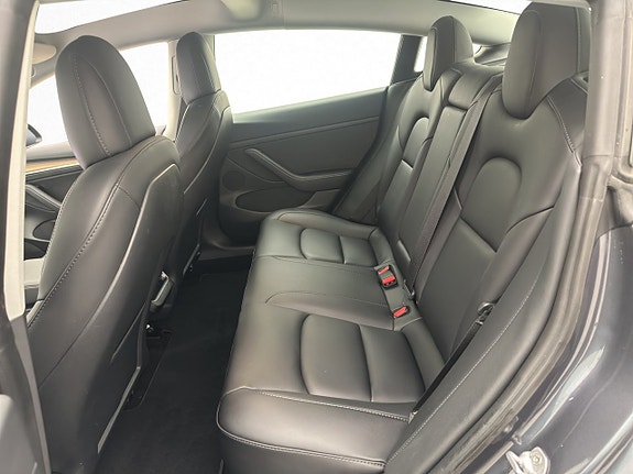 Tesla Model 3 17 of 30