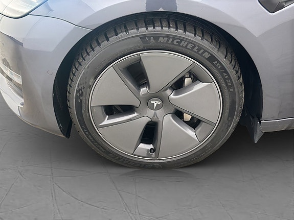 Tesla Model 3 28 of 30