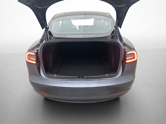 Tesla Model 3 11 of 30