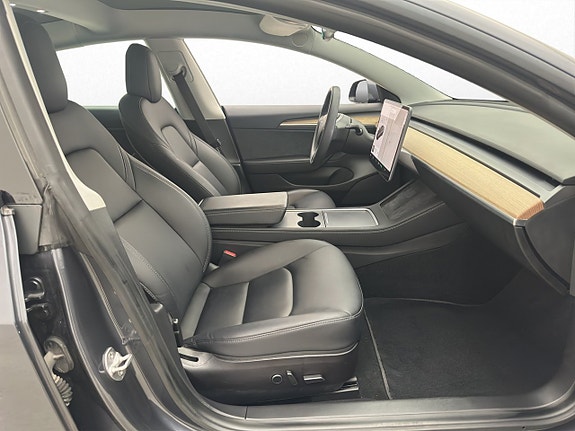 Tesla Model 3 15 of 30