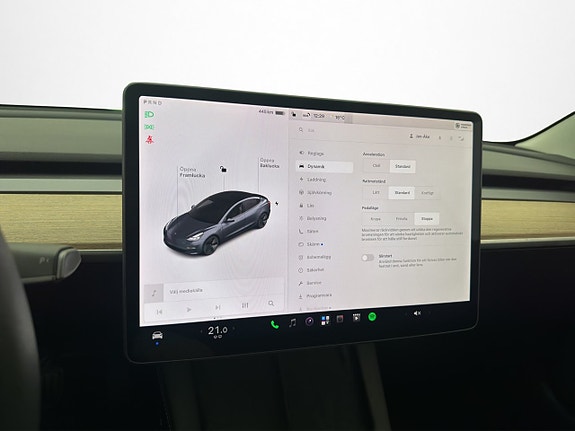 Tesla Model 3 20 of 30