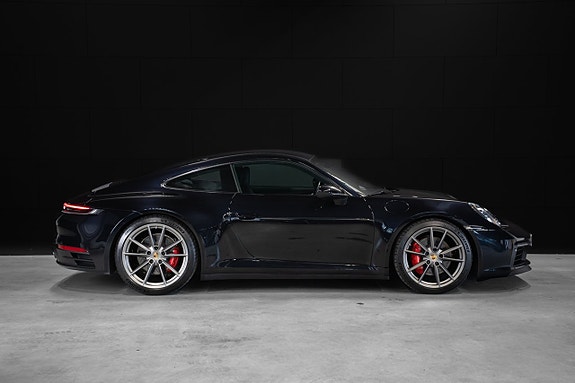 Porsche 911 Carrera 4S 2 of 5
