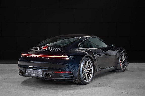 Porsche 911 Carrera 4S 3 of 5