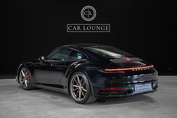 Porsche 911 Carrera 4S 5 of 5