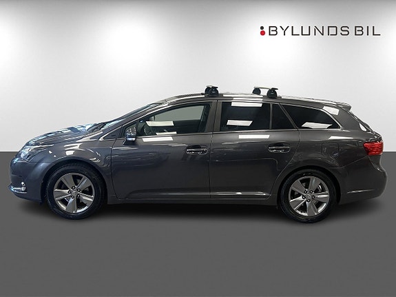 Toyota Avensis 4 of 5