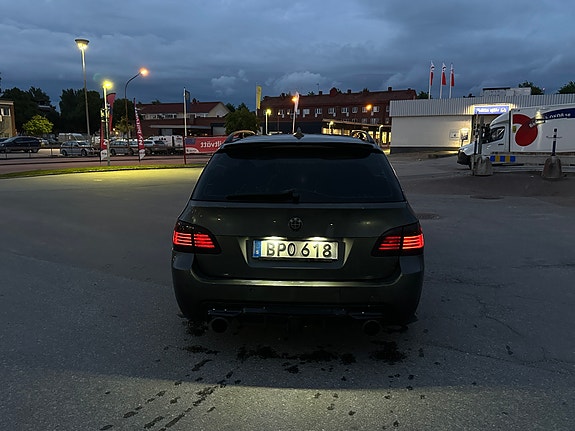 BMW 530d 4 of 5
