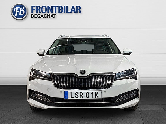 Skoda Superb 2 of 5