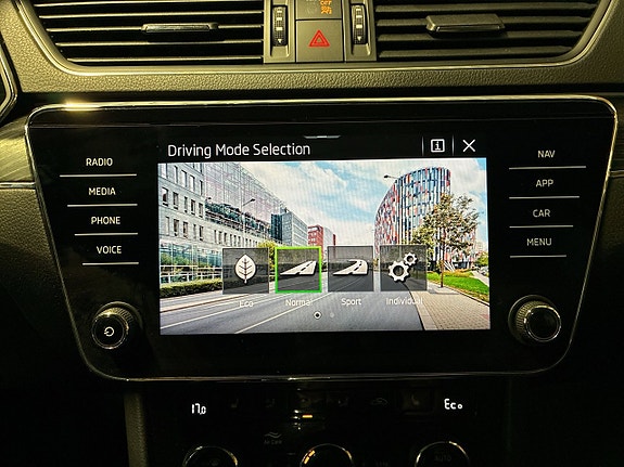 Skoda Superb 22 of 28