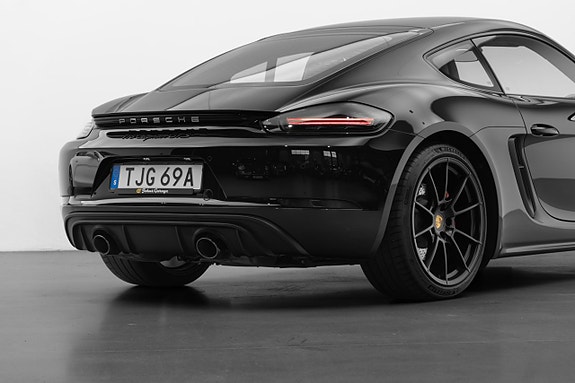 Porsche 718 Cayman GTS 22 of 30