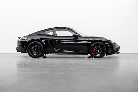 Porsche 718 Cayman GTS 3 of 5