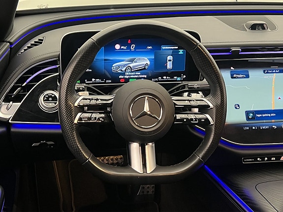 Mercedes-Benz E300 16 of 30