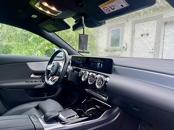 Mercedes-Benz CLA35 13 of 18