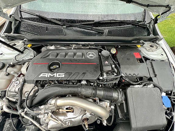 Mercedes-Benz CLA35 16 of 18