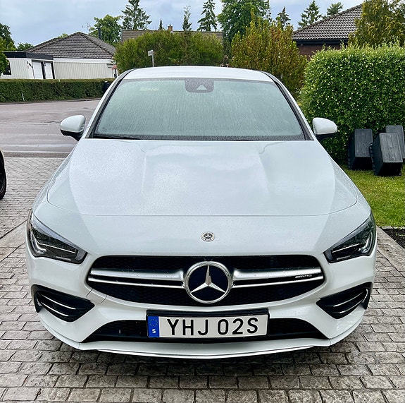 Mercedes-Benz CLA35 2 of 5