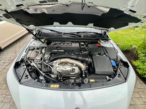 Mercedes-Benz CLA35 18 of 18