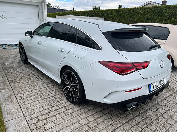 Mercedes-Benz CLA35 4 of 5