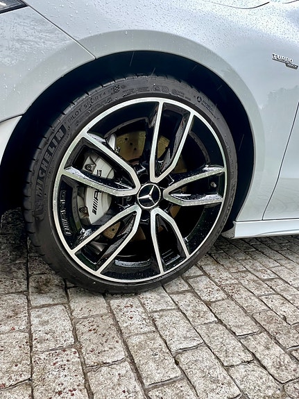 Mercedes-Benz CLA35 7 of 18