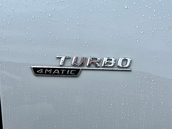 Mercedes-Benz CLA35 6 of 18