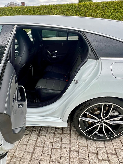Mercedes-Benz CLA35 8 of 18