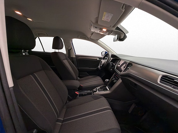 Volkswagen T-Roc 21 of 28