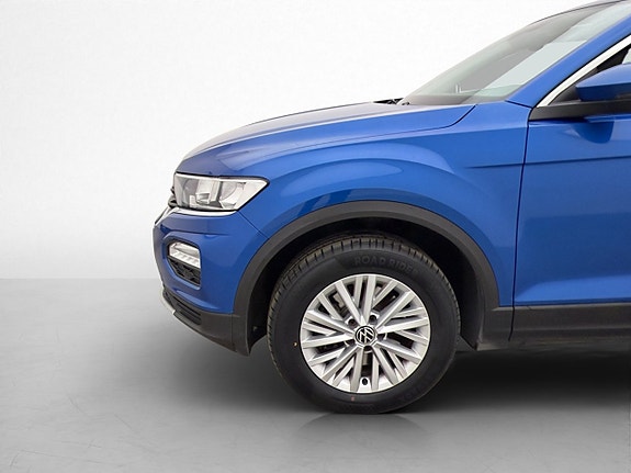 Volkswagen T-Roc 25 of 28