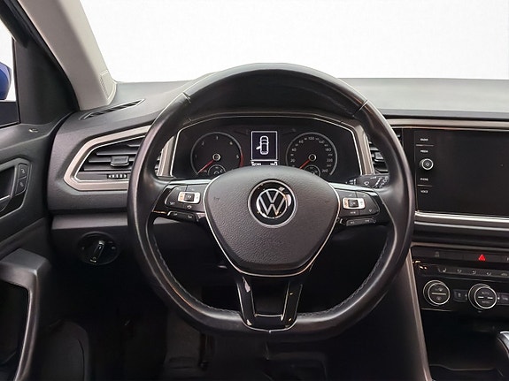 Volkswagen T-Roc 13 of 28