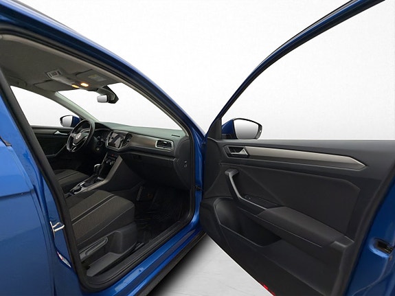 Volkswagen T-Roc 22 of 28