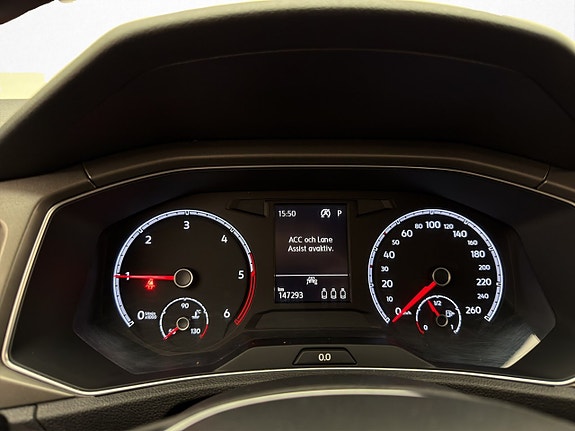 Volkswagen T-Roc 15 of 28