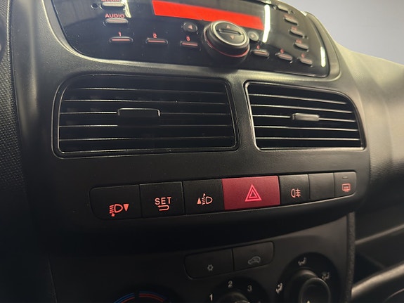 Opel Combo 19 of 26