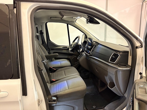 Ford Custom Tourneo 9 of 21