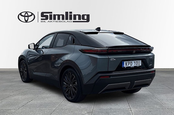 Toyota C-HR 2 of 5