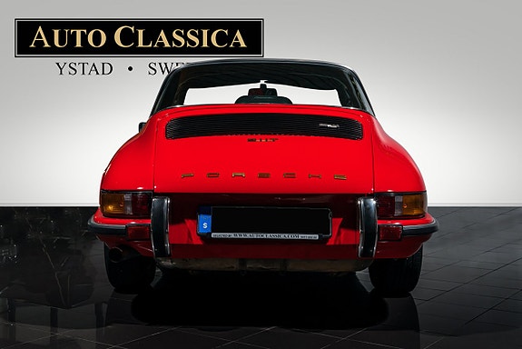 Porsche 911 4 of 5