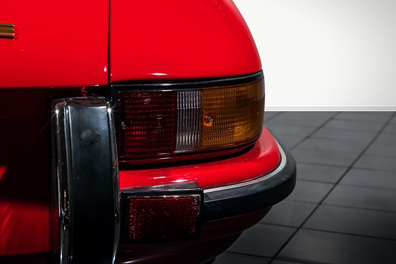 Porsche 911 9 of 15