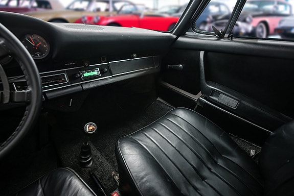 Porsche 911 12 of 15